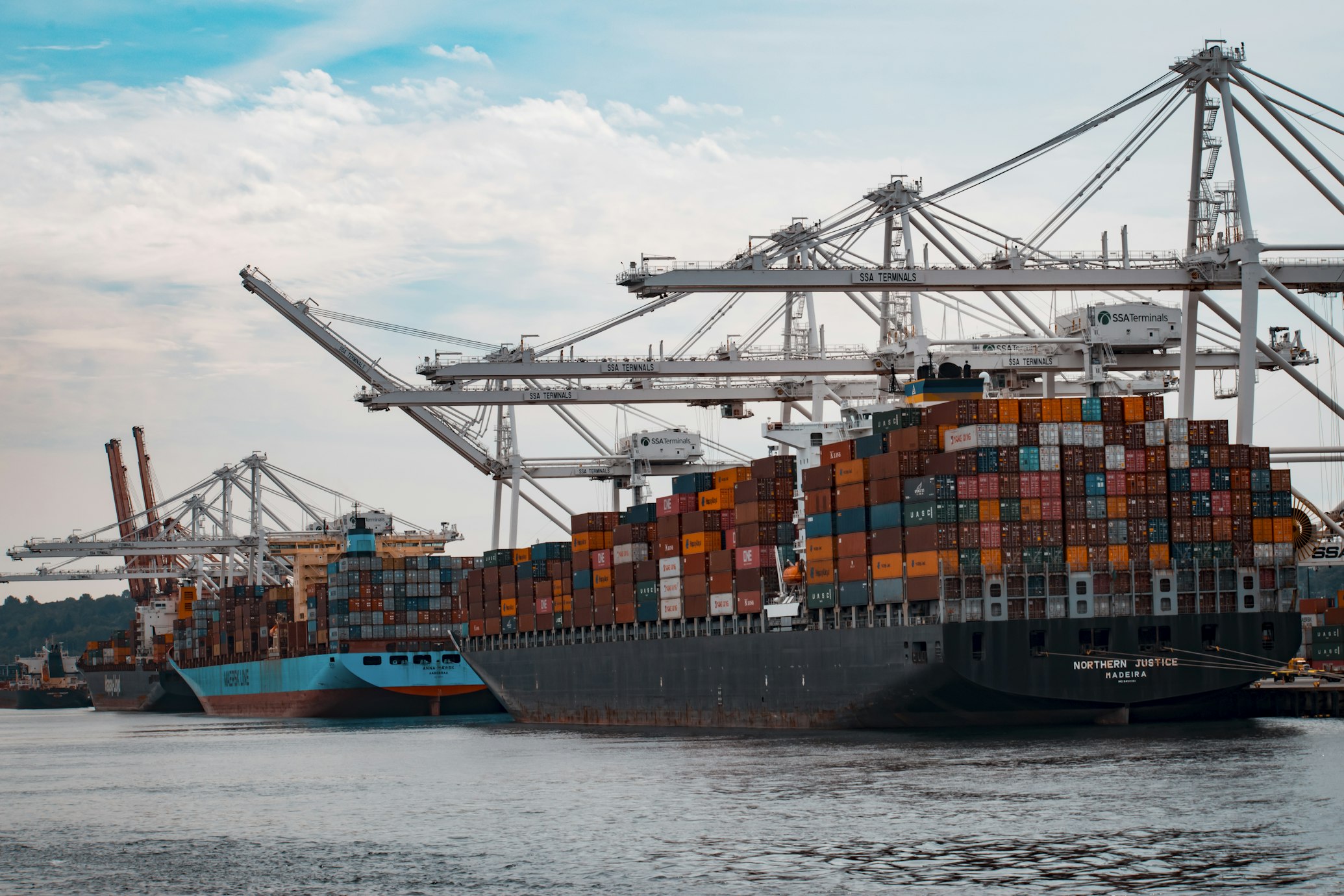 Prime World Logistic - Global logistics and international shipping
